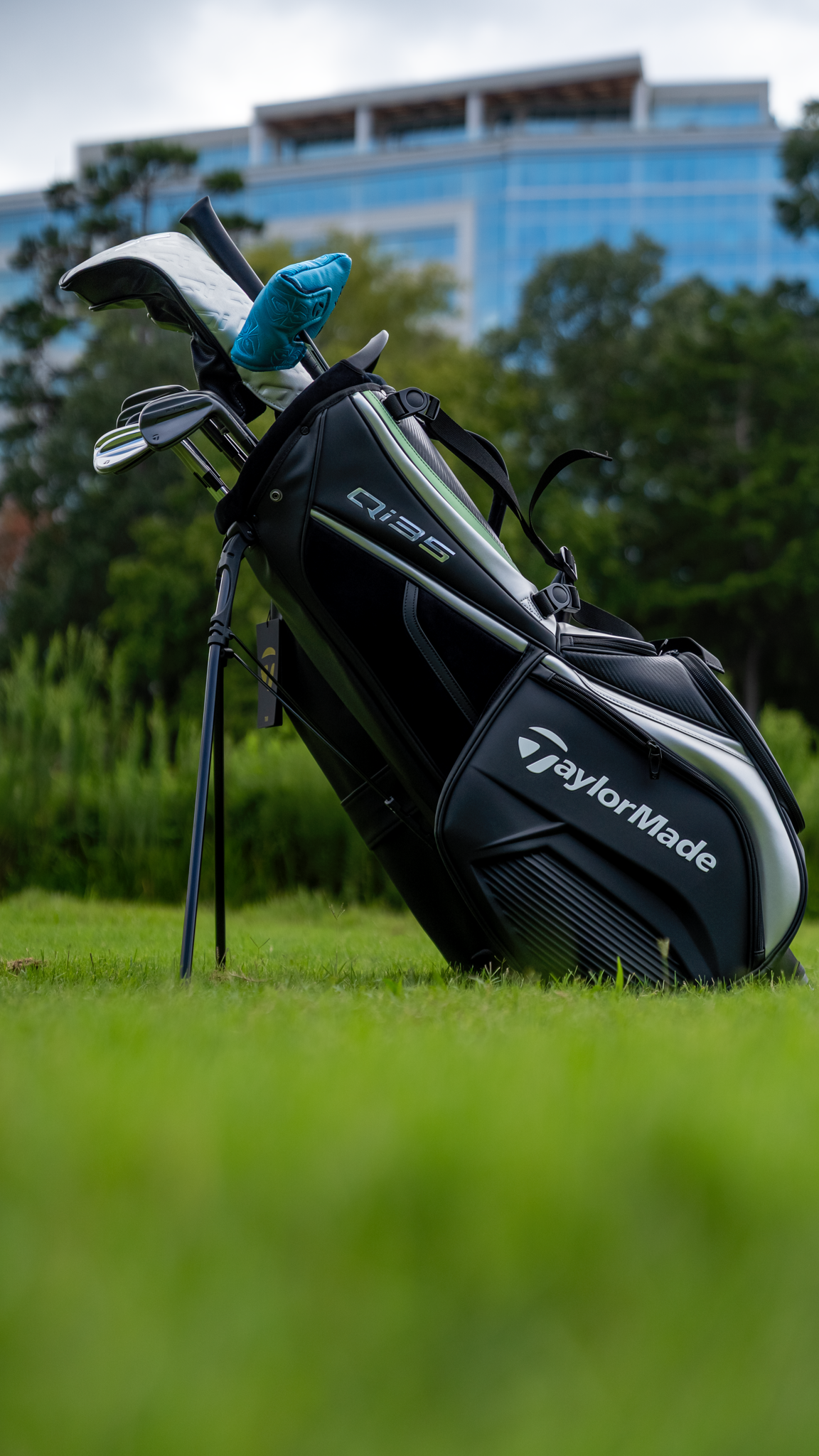 Full TaylorMade Golf Bag Giveaway Entry